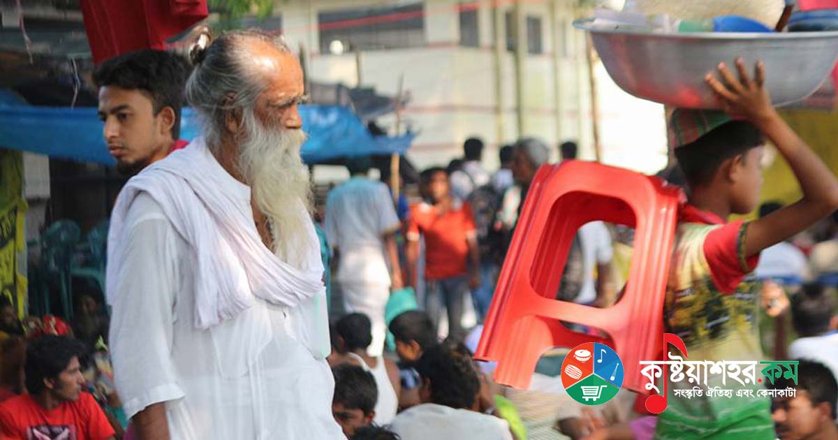 সোনার মানুষ ভাসছে রসে